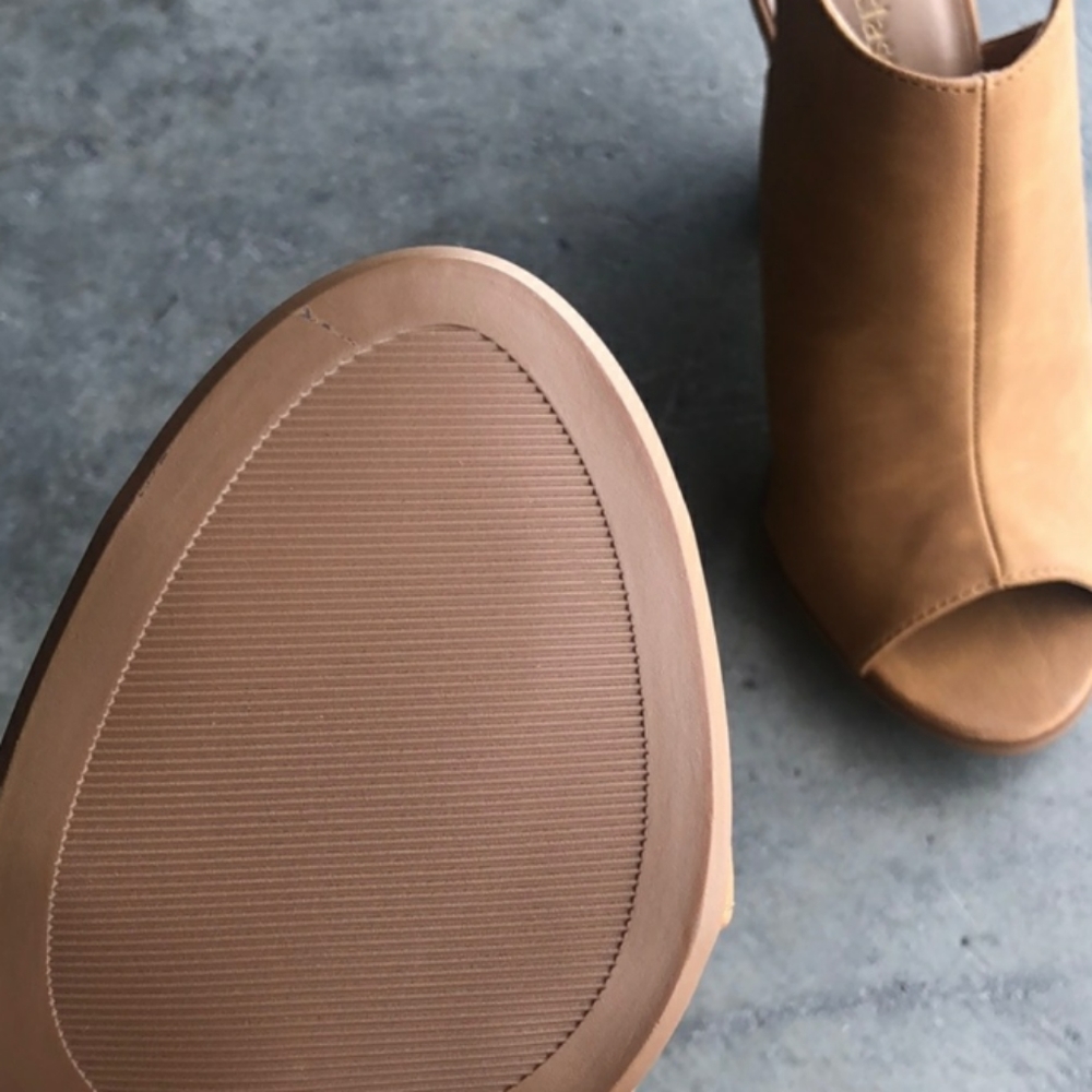 Open toe heels - Picture 4 of 4